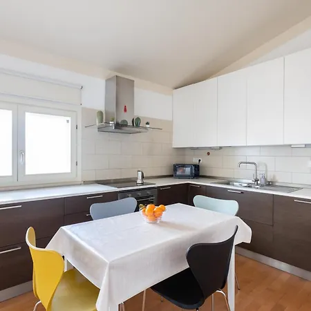 Attico Eleonora- Terrazza & Parcheggio In Centro Apartment