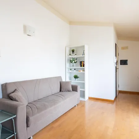Attico Eleonora- Terrazza & Parcheggio In Centro شقة